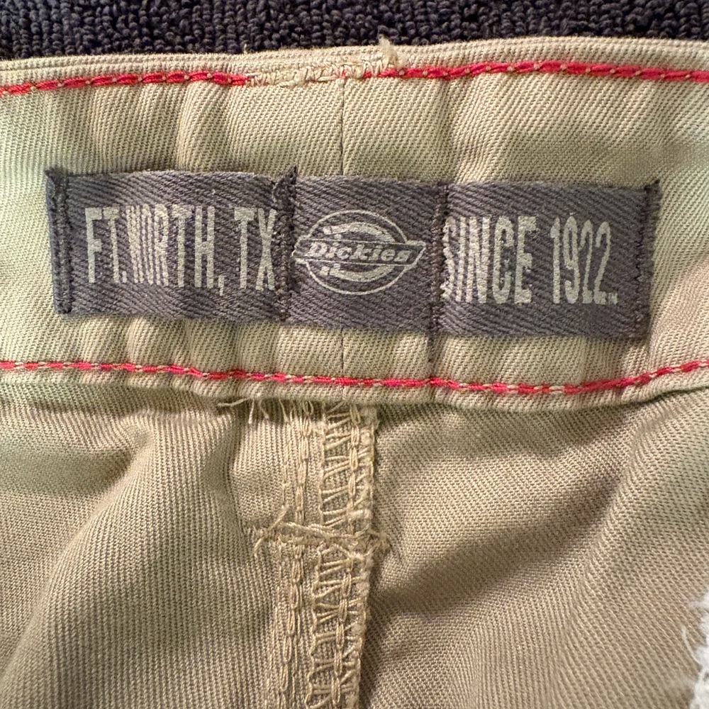 NWT Women’s Cargo, Relaxed Fit Straight leg Dickies Khaki Pants Size 14R - Picture 12 of 14